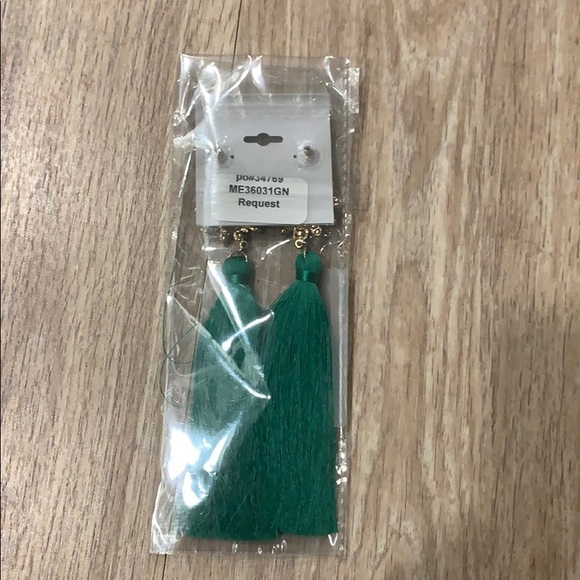 Natasha tassel earrings - Picture 3 of 3